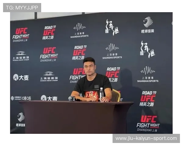 UFC 终极之夜:拳王一拳 KO 对手